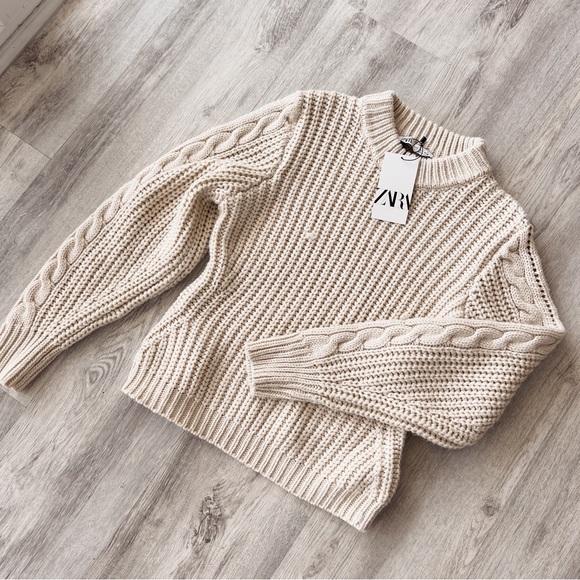 Zara Sweaters - ZARA CREAM WOOLD BLEND CHUNKY KNIT SWEATER